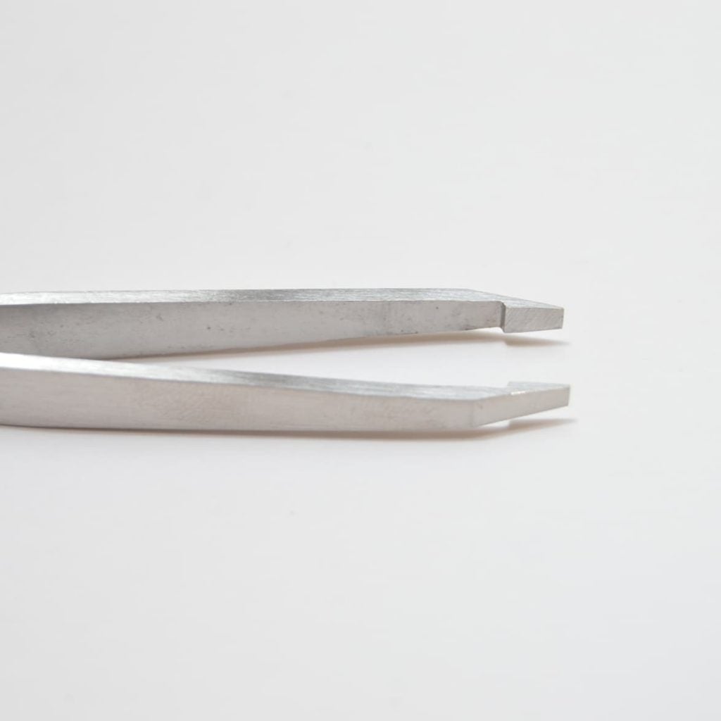 Pinza para vello enquistado