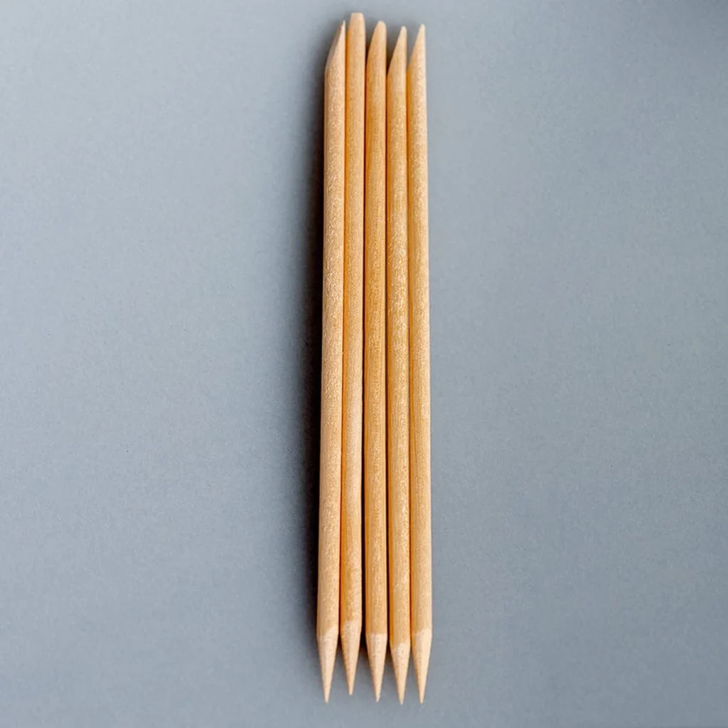 seis palitos de manicura de madera de abedul con punta plana y punta afilada