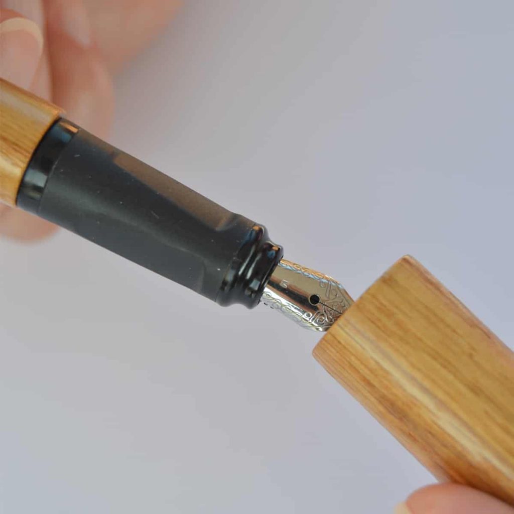 Pluma de madera ecológica