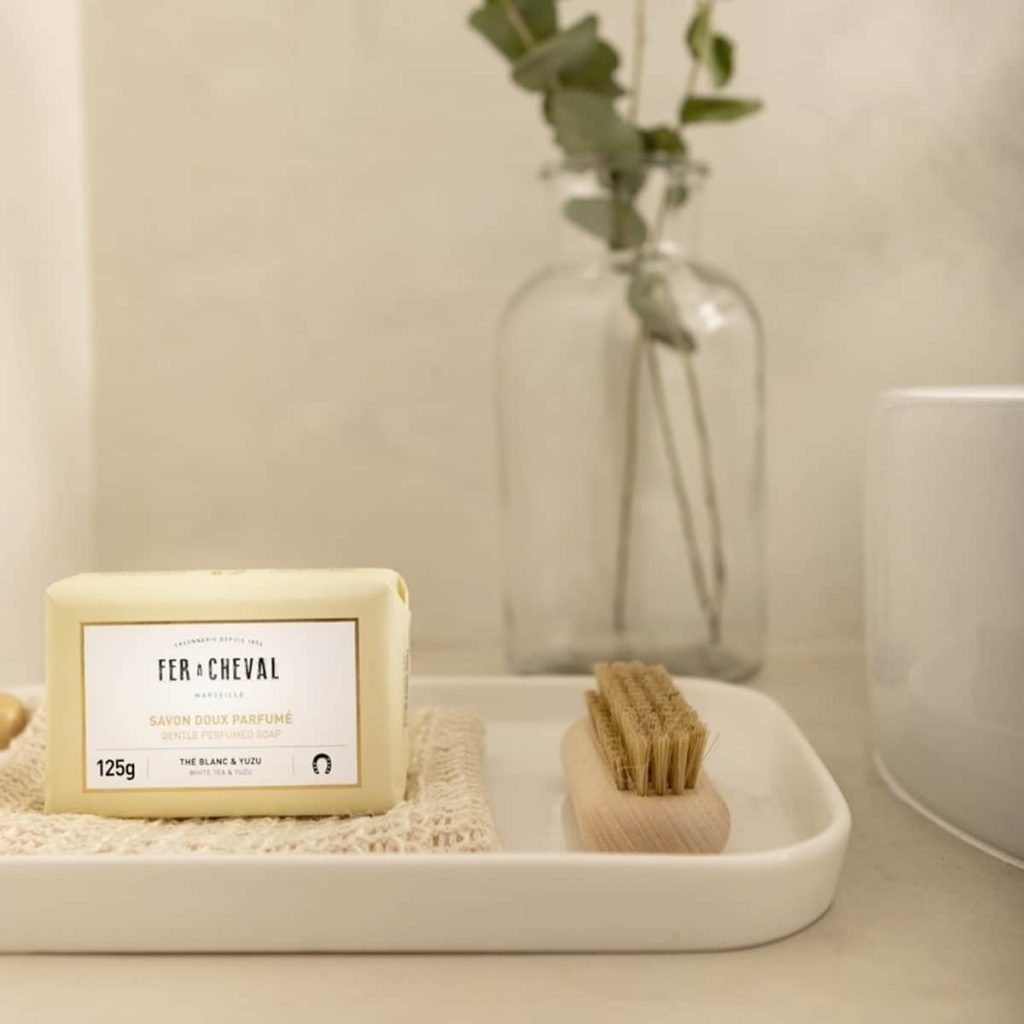 jabón sólido de té blanco y yuzu