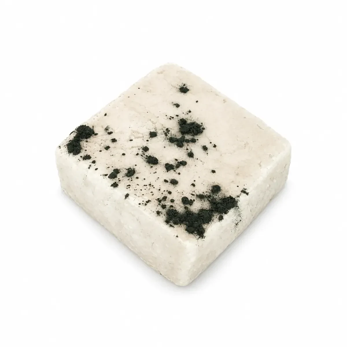 champu solido metodo curly nitx con espirulina sobre fondo blanco
