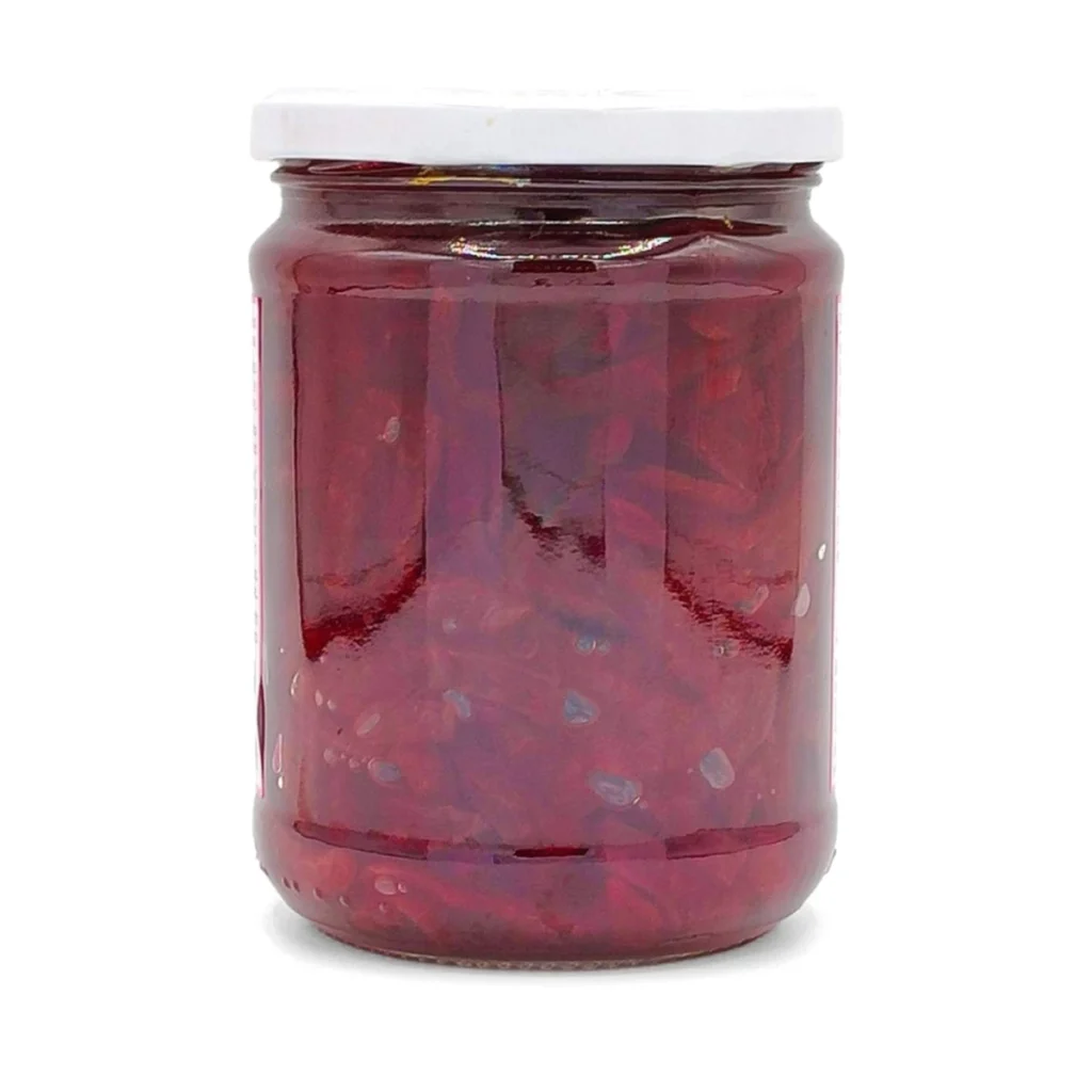 detalle del contenido del tarro de remolacha roja lactofermentada con jengibre bionsan