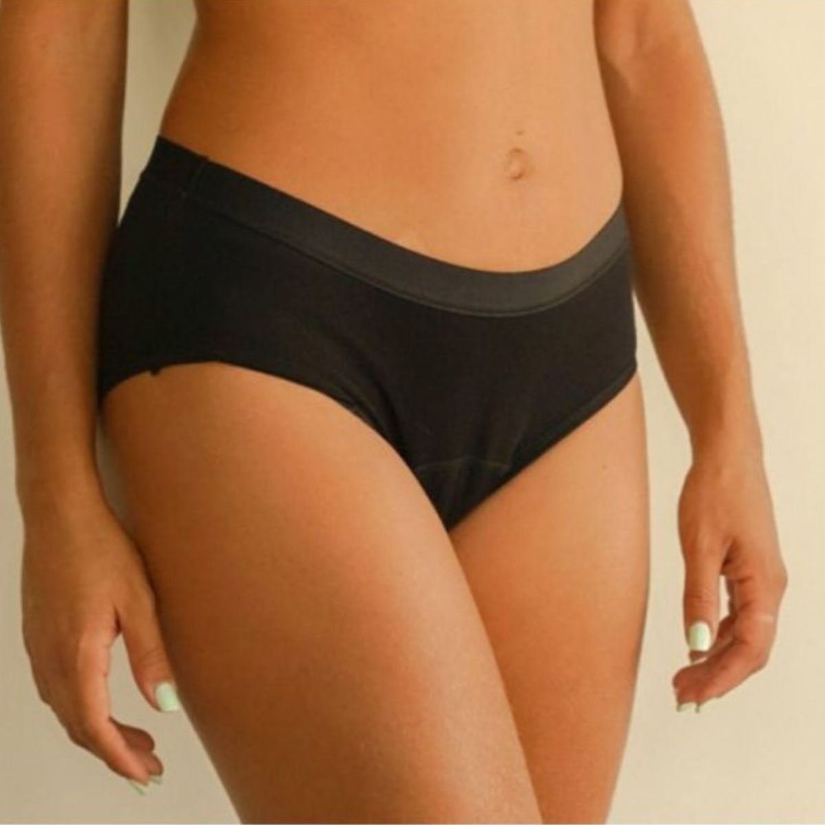 Braguita Menstrual Negra con Costura Talla 2XL