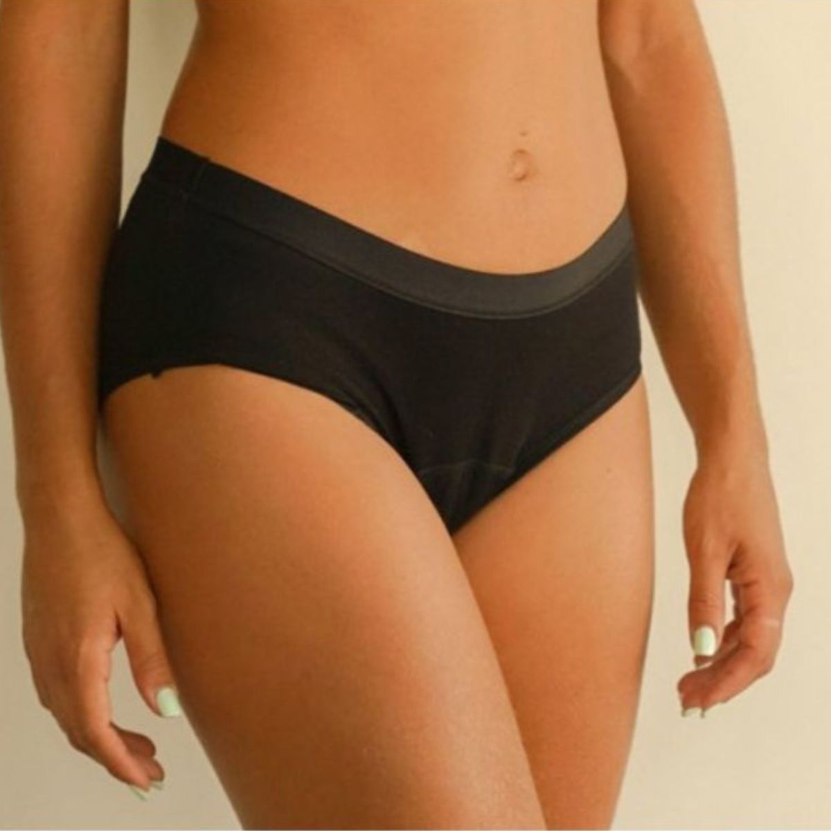 Braguita Menstrual Negra con Costura Talla XL