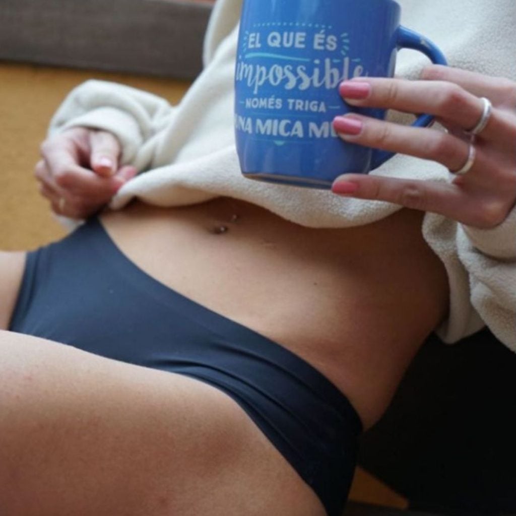 Braguita Menstrual Negra sin Costura Talla M