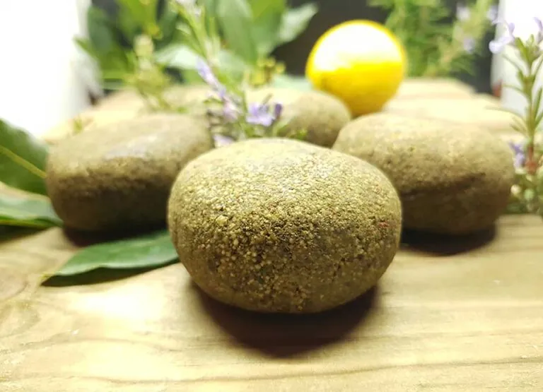 CHAMPU SOLIDO CABELLO GRASO romero y ortiga 70gr.