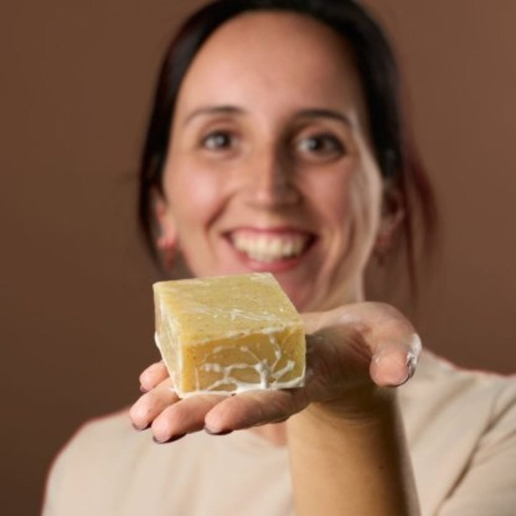 JABON EN PASTILLA almendra y jengibre 100gr.