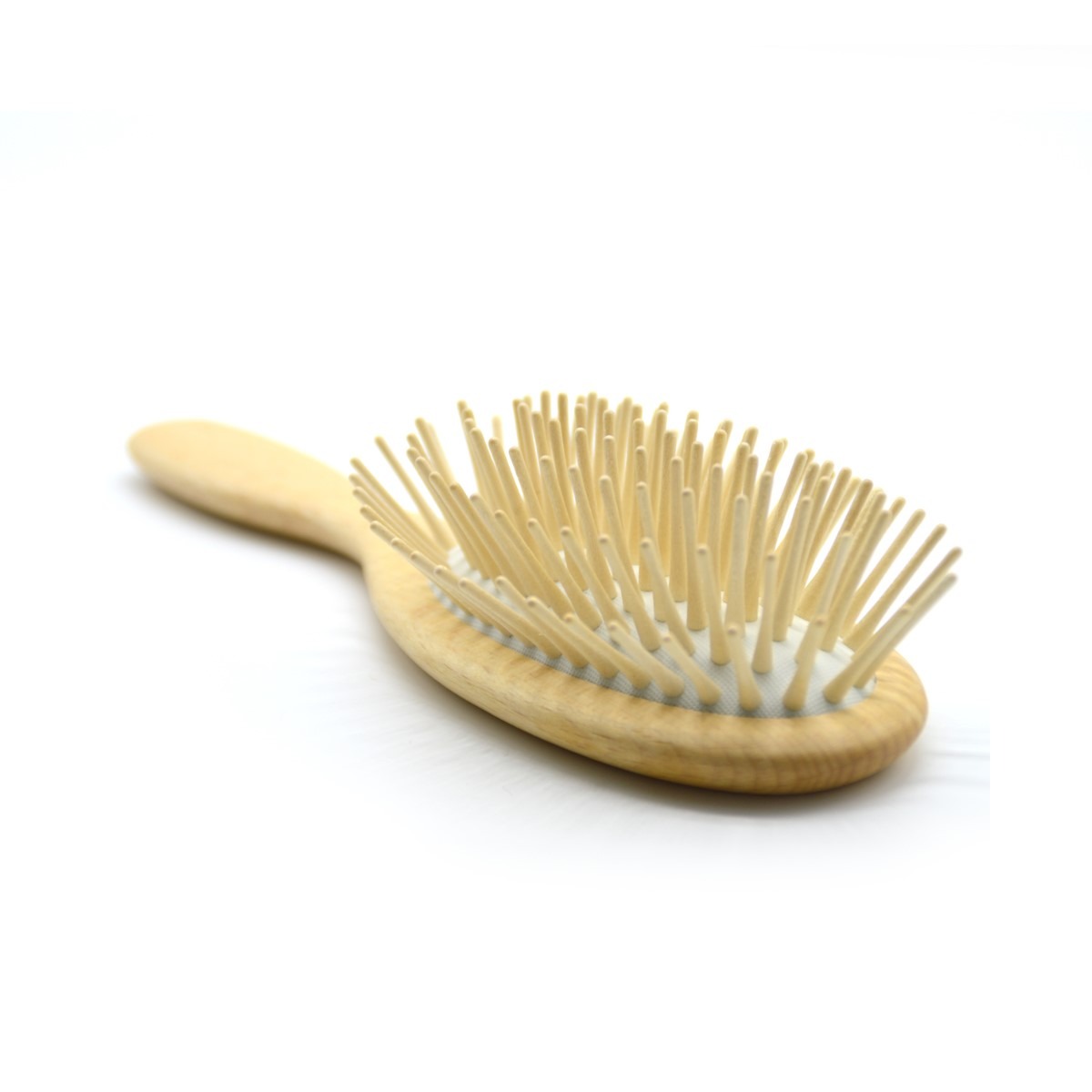 Cepillo de pelo ovalado de púas de madera extra-largas detalle
