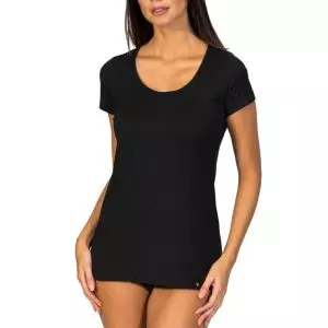Camiseta manga corta. Negra