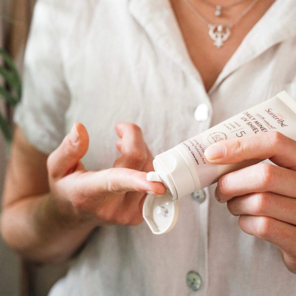 Usando Crema Solar Mineral Facial