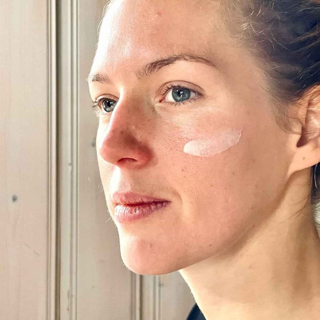 Aplicación Crema de Noche Suntribe