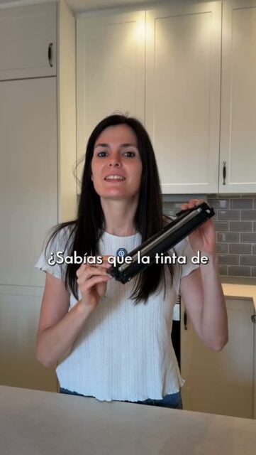¿Sabías que la tinta de tu impresora es uno de los líquidos más caros del planeta? Sí, como lo oyes. Por mililitro te cuesta más que muchos perfumes.
¿Sabes qué es la Ryman Eco?
Comenta TINTA y te la envío. Es el cambio más fácil que puedes hacer hoy.
📲 Sígueme y te enseño más en mi perfil.
#ceroresiduo #zerowaste #rymaneco #tinta #impresora