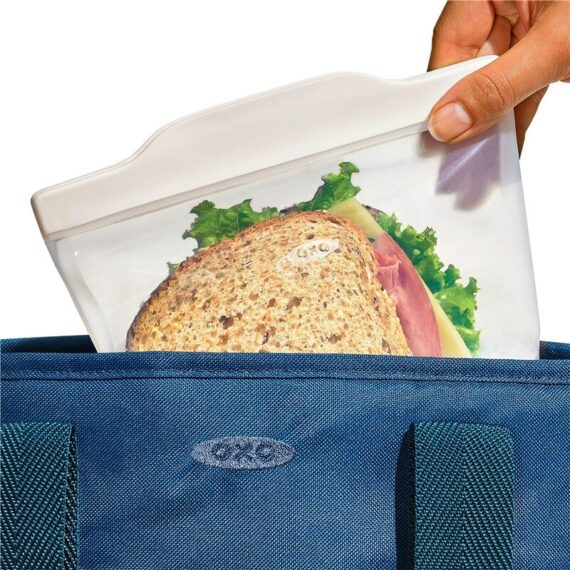 bolsa de silicona oxo 350 ml en uso