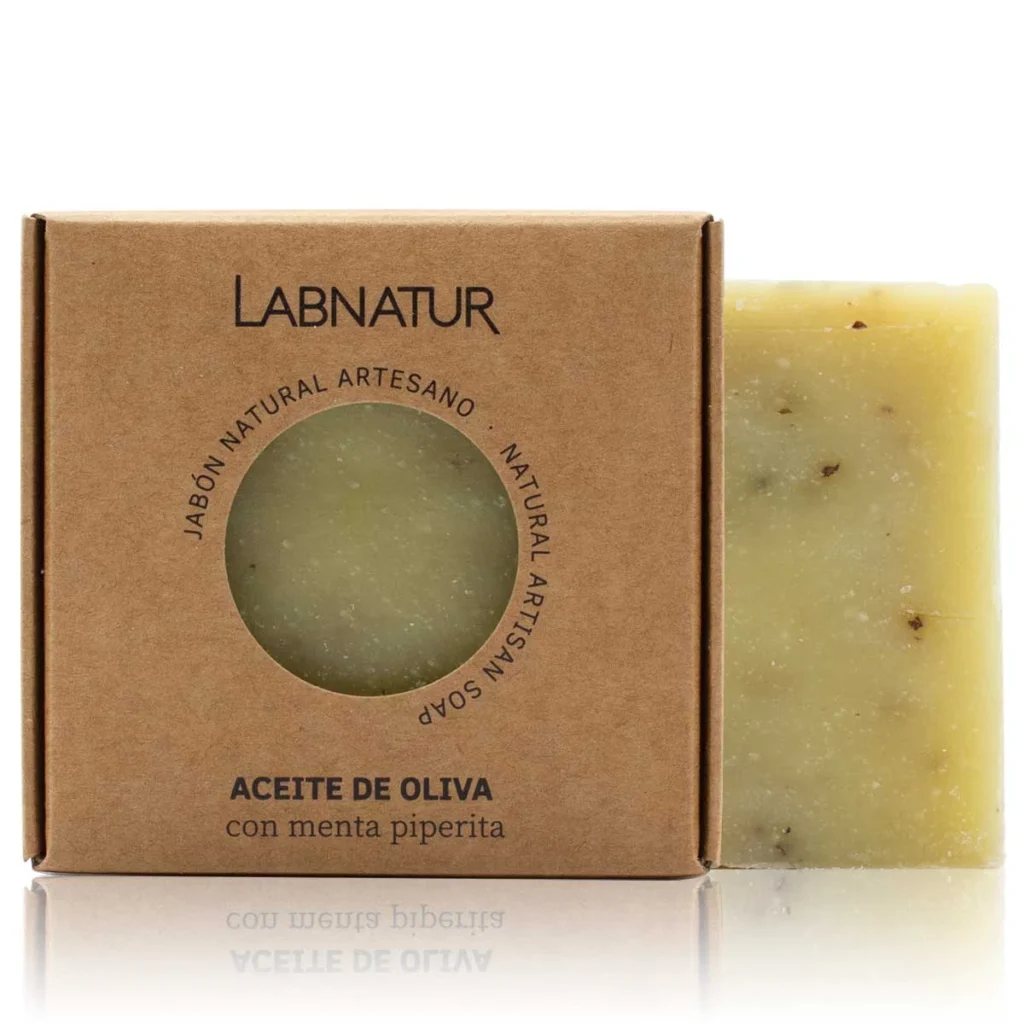 jabon natural premium de aceite de oliva y menta labnatur en caja de carton kraft