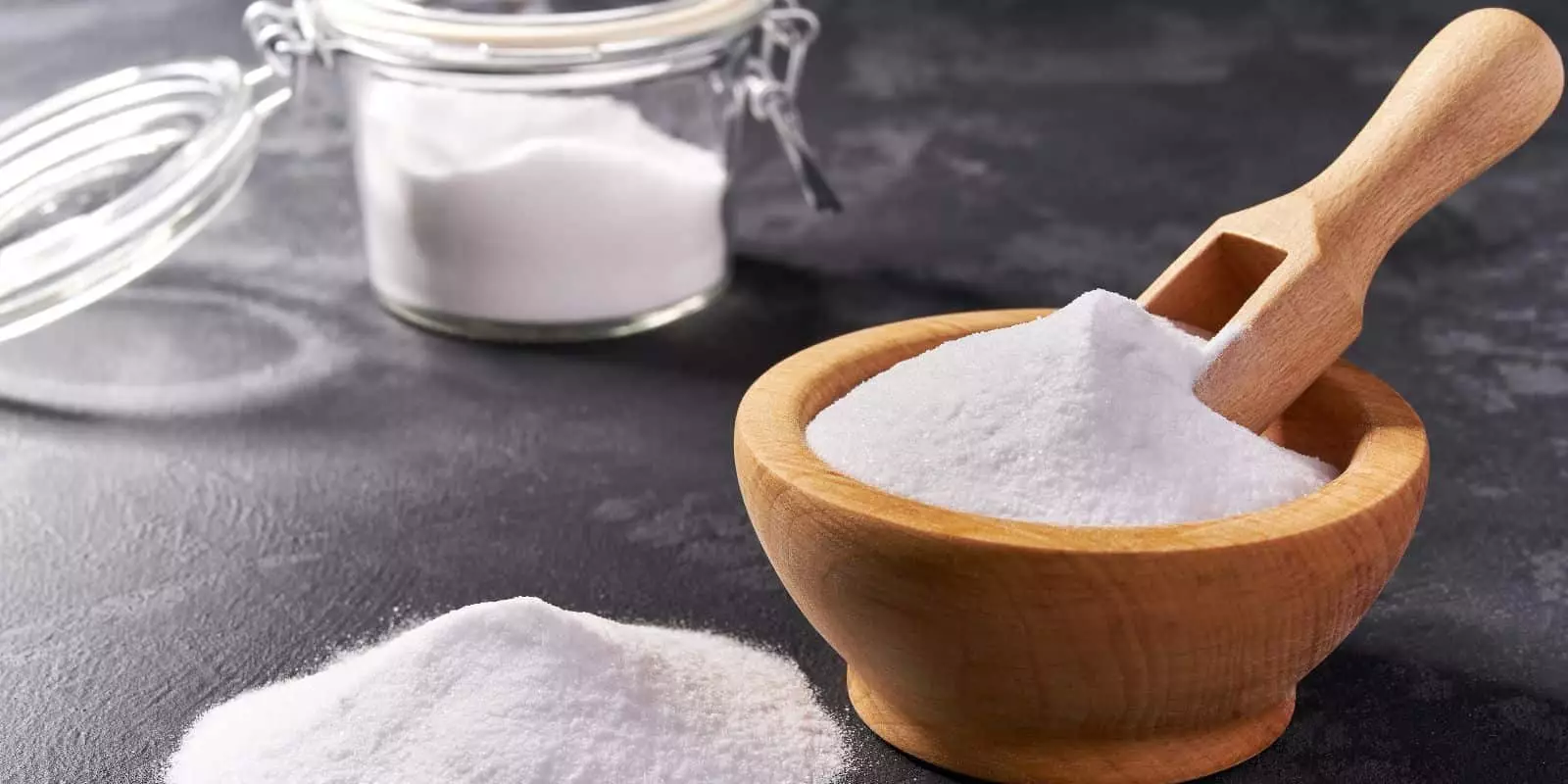 Cristales-de-soda-cuchara-madera