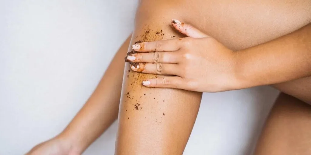 Exfoliar la piel con café