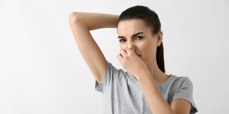 Por que Me Huele Solo una Axila y la Otra no