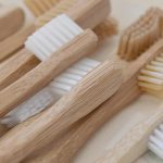 Cepillos de dientes de bambú