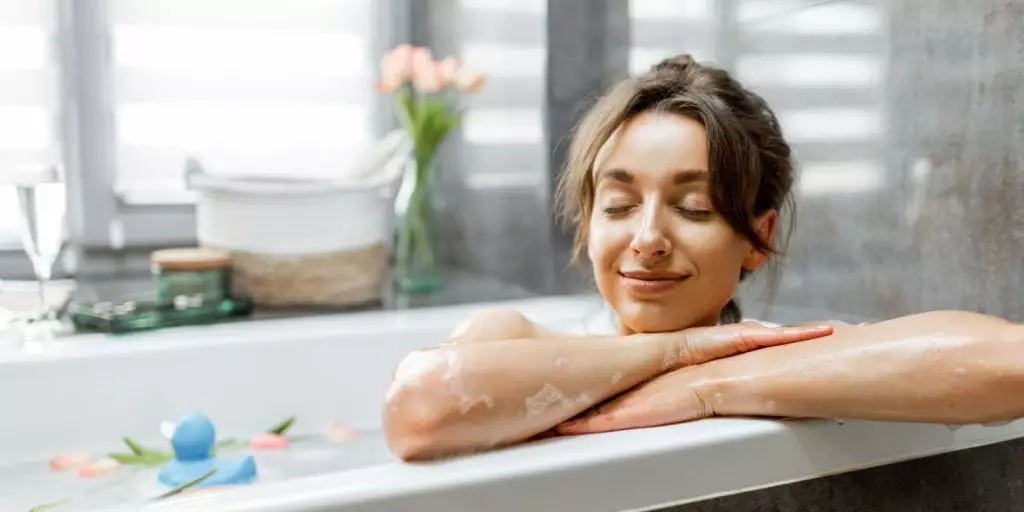 Chica relajándose