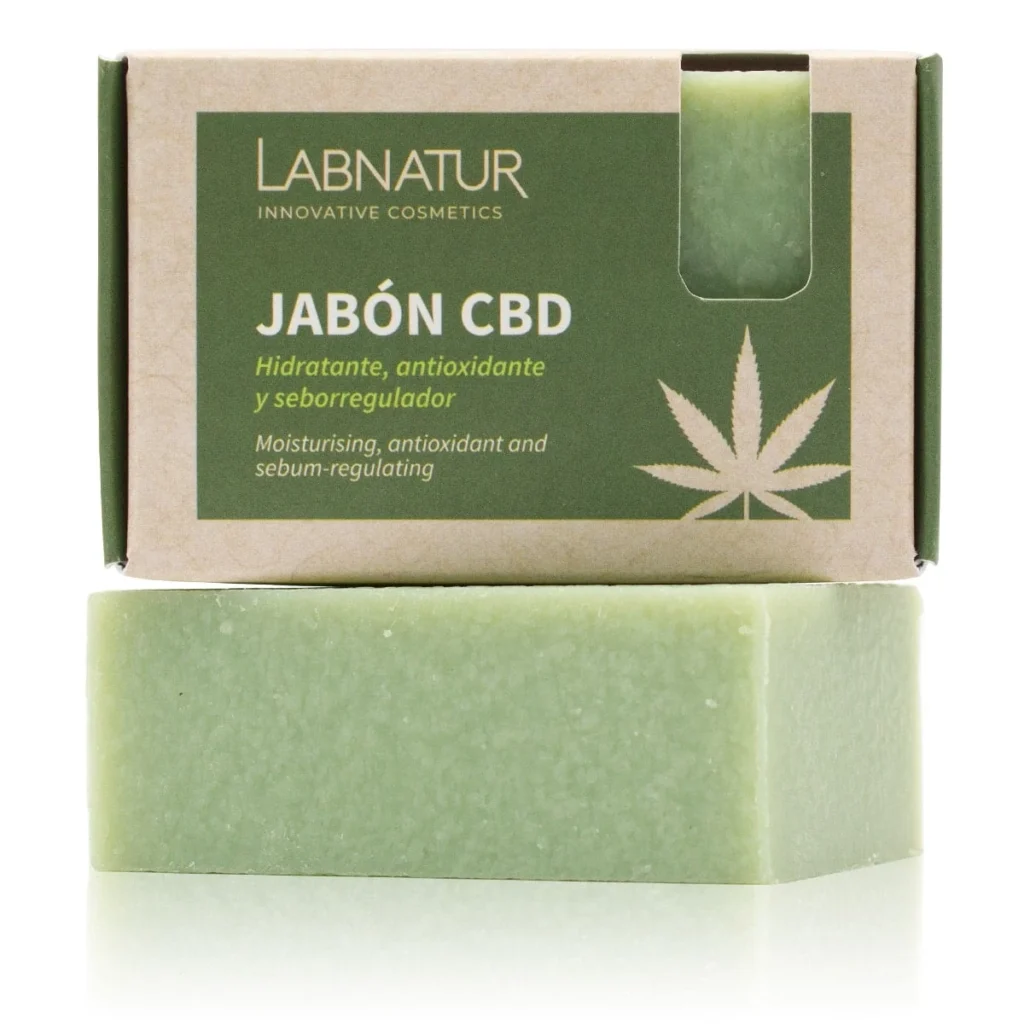 jabon natural de cbd con aceite de canamo labnatur verde con su caja de carton