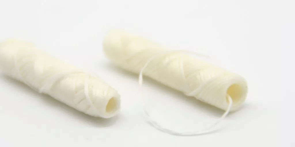 Hilo dental de seda natural